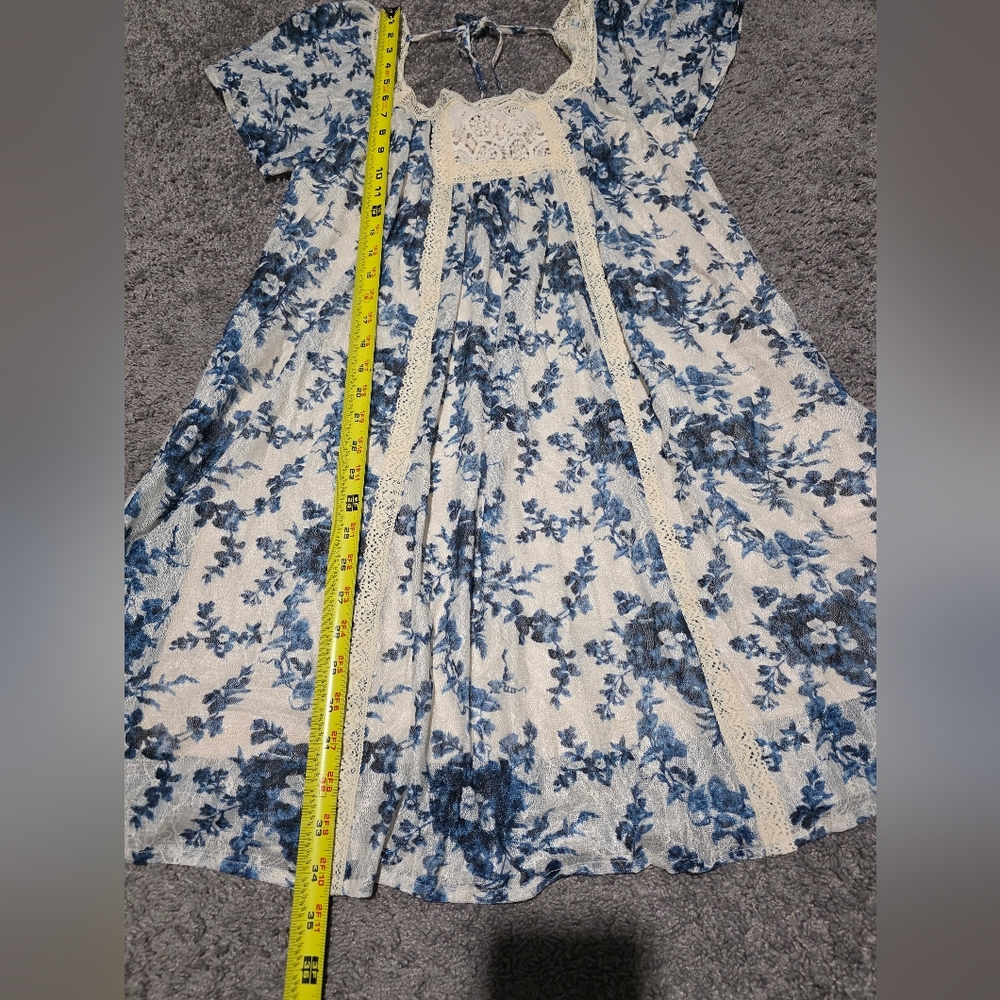 Vizio Cream Lace Detail Dress View 2